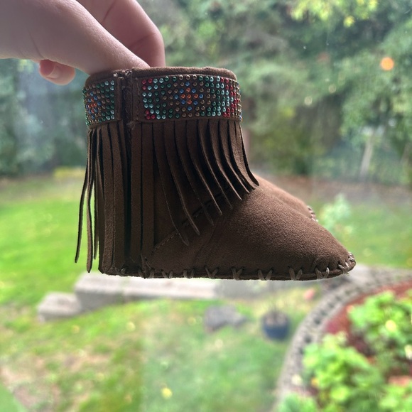 Stuart Weitzman Poco Fringe Moccasins - Picture 4 of 4